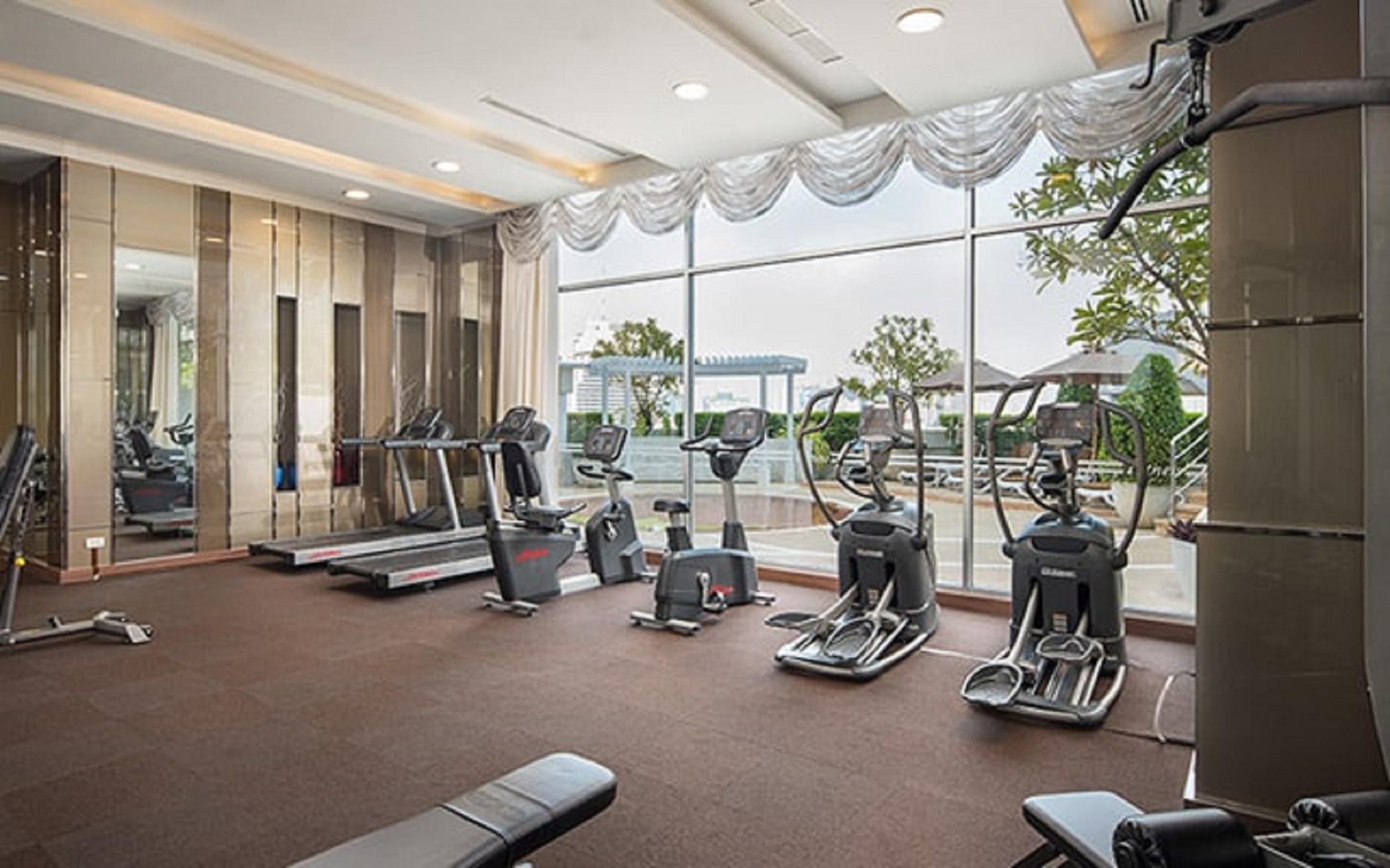 The Berkeley Hotel Pratunam Μπανγκόκ Εξωτερικό φωτογραφία The gym at the hotel