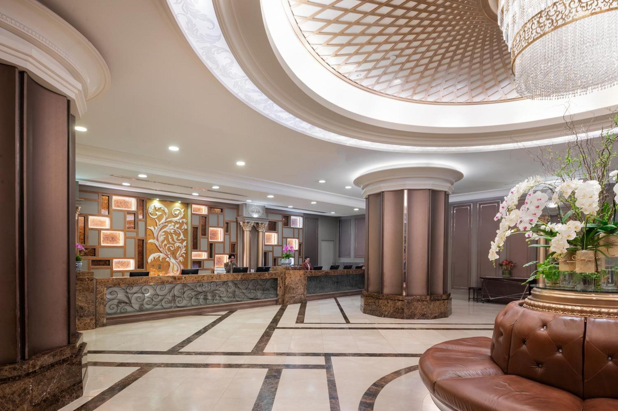 The Berkeley Hotel Pratunam Μπανγκόκ Εξωτερικό φωτογραφία The lobby of the hotel