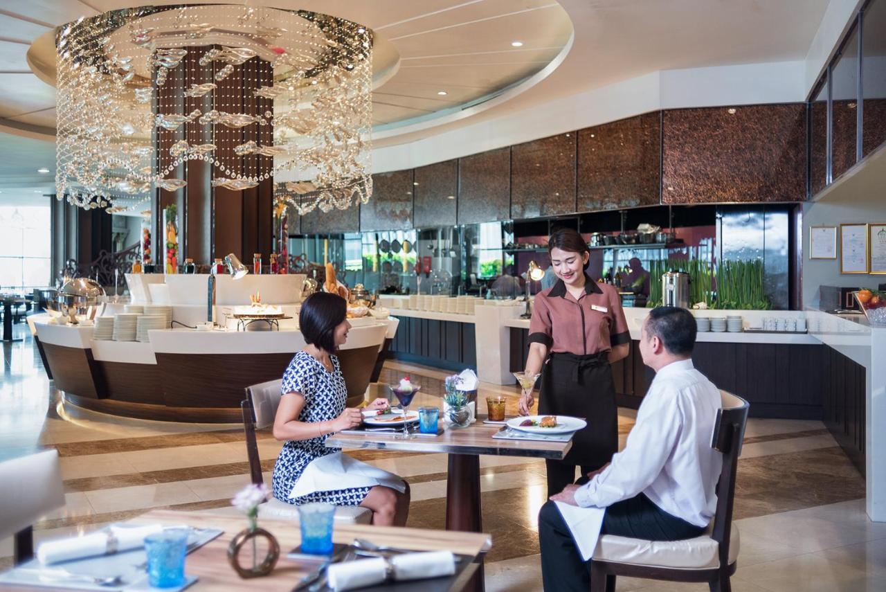 The Berkeley Hotel Pratunam Μπανγκόκ Εξωτερικό φωτογραφία A restaurant in a hotel